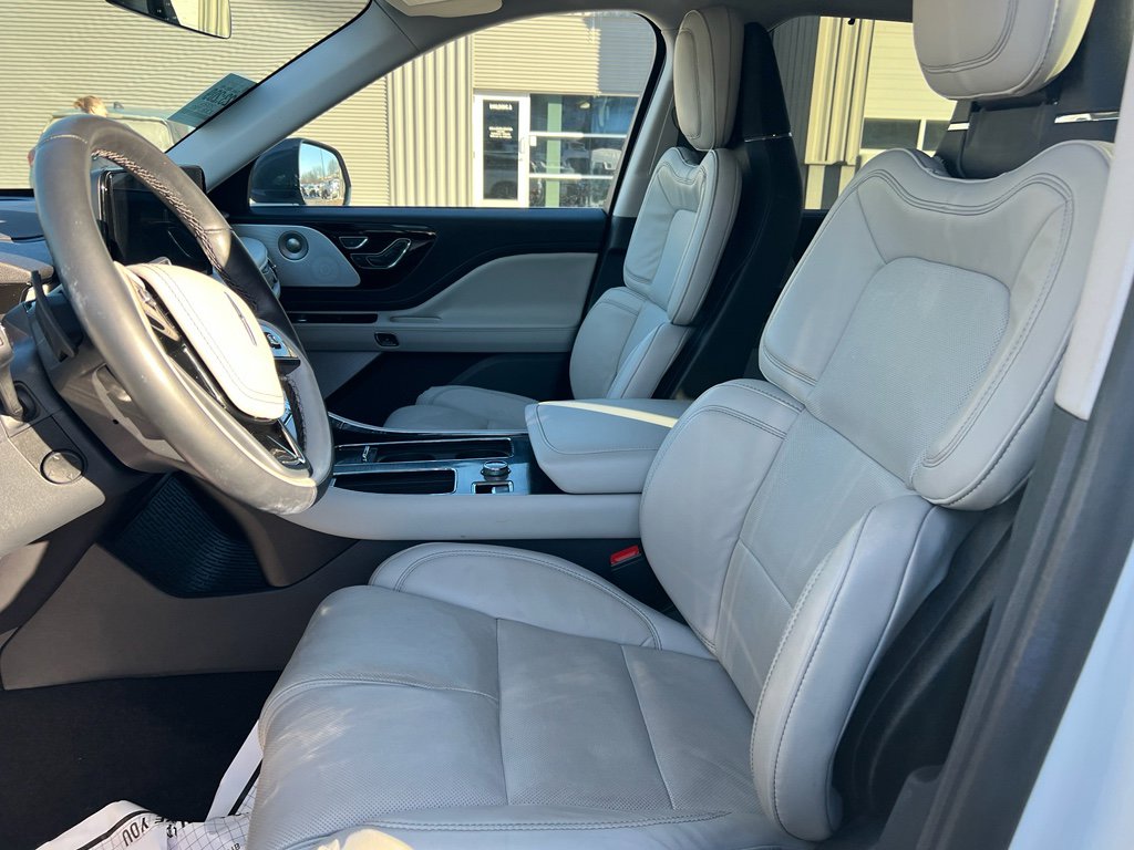 Used 2025 Lincoln Aviator Reserve w/ Equipment Group 201A image 6