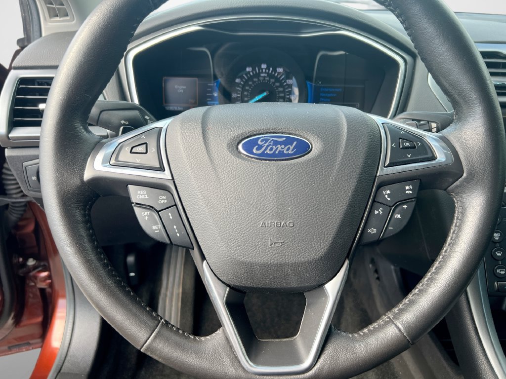 Used 2016 Ford Fusion Titanium AWD/4WD image 18