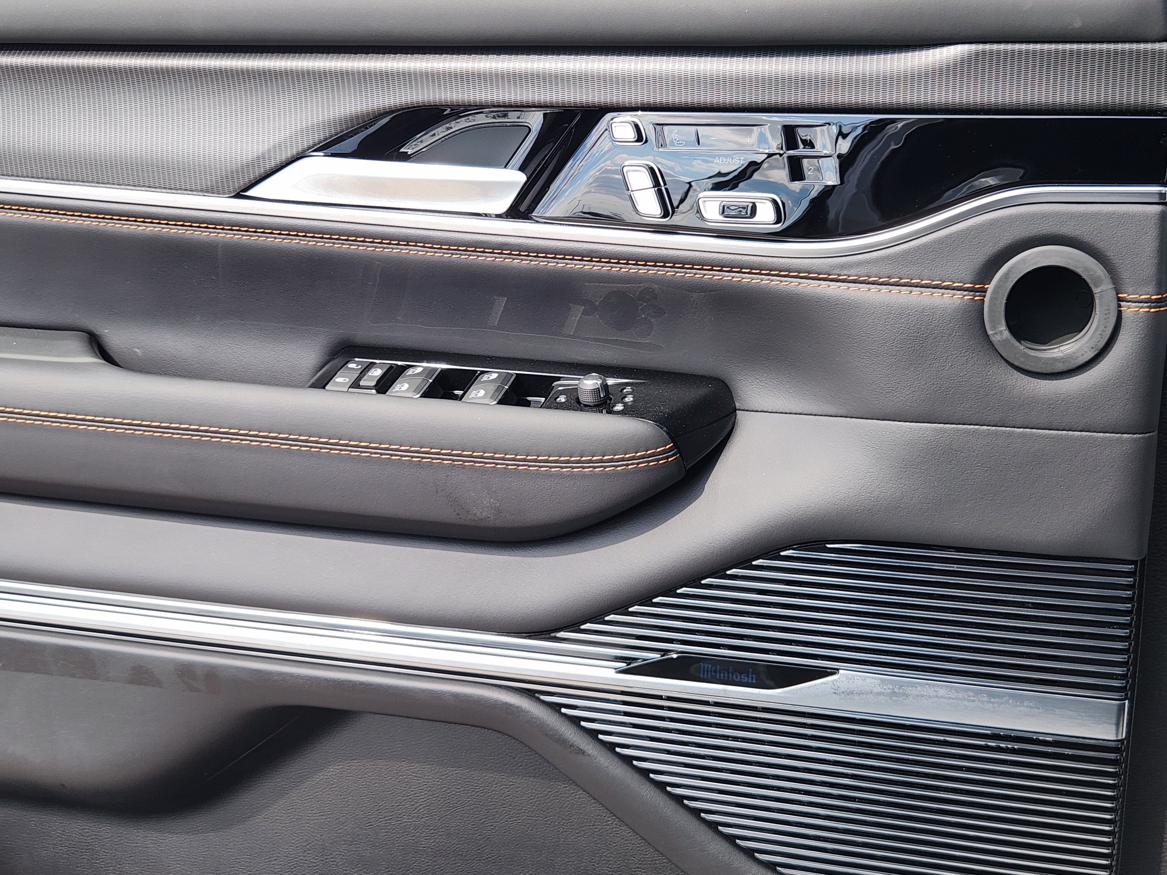 New 2026 Jeep Grand Wagoneer Summit AWD/4WD image 17