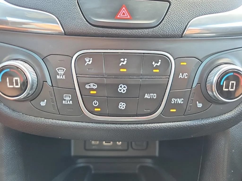 Used 2020 Chevrolet Equinox Premier AWD/4WD image 26