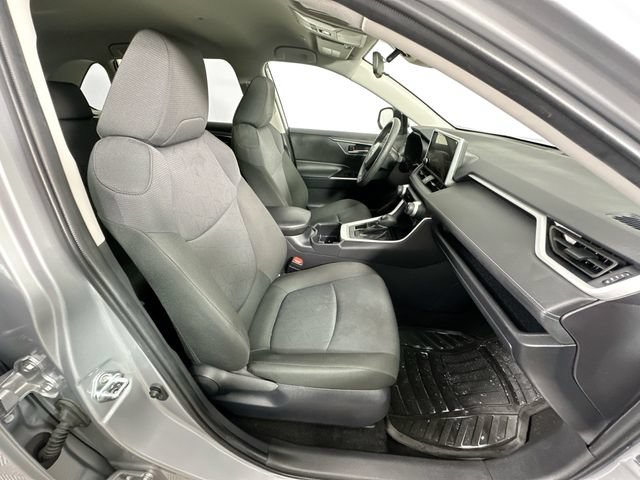 Used 2025 Toyota RAV4 XLE AWD/4WD image 26