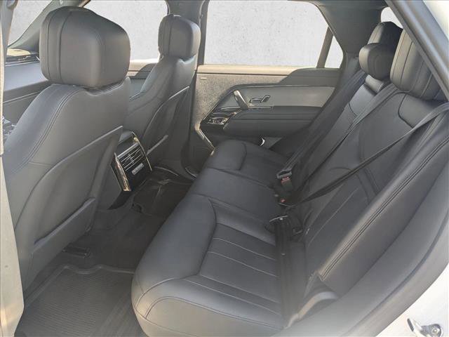 Used 2023 Land Rover Range Rover Sport SE image 18