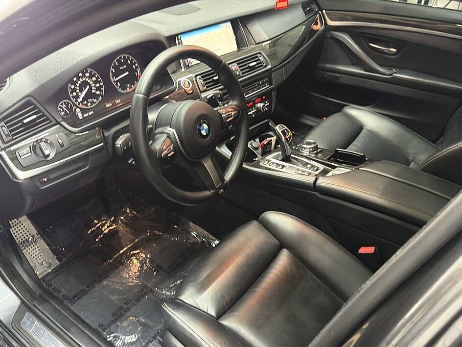 Used 2016 BMW 535i Sedan w/ M Sport RWD image 5