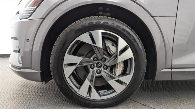 Used 2021 Audi e-tron Premium w/ Convenience Plus Package image 22