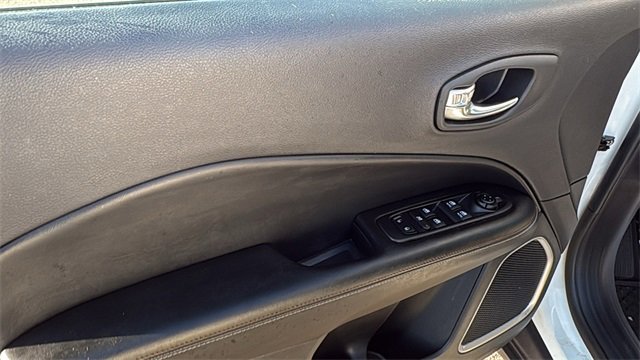 Used 2020 Jeep Compass Latitude w/ Cold Weather Group image 19