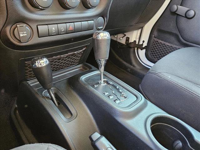 Used 2018 Jeep Wrangler Unlimited Sport w/ Connectivity Group image 13