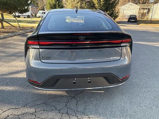 Used 2023 Toyota Prius LE image 3