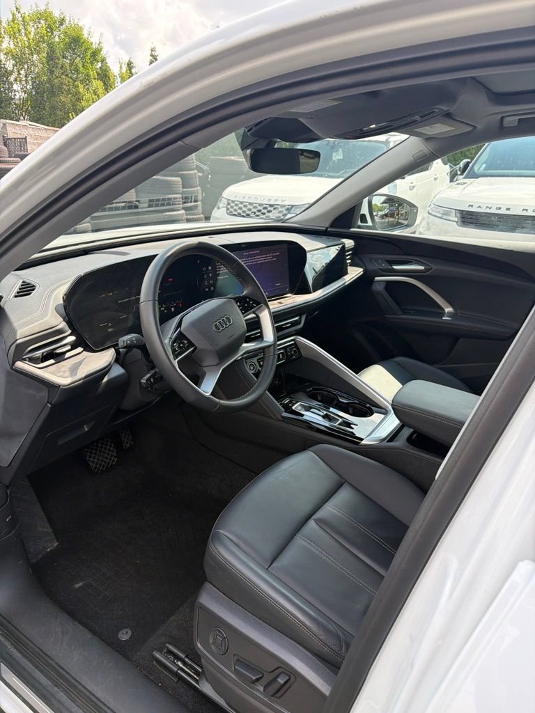Used 2025 Audi Q5 Premium w/ Convenience Package AWD/4WD image 13