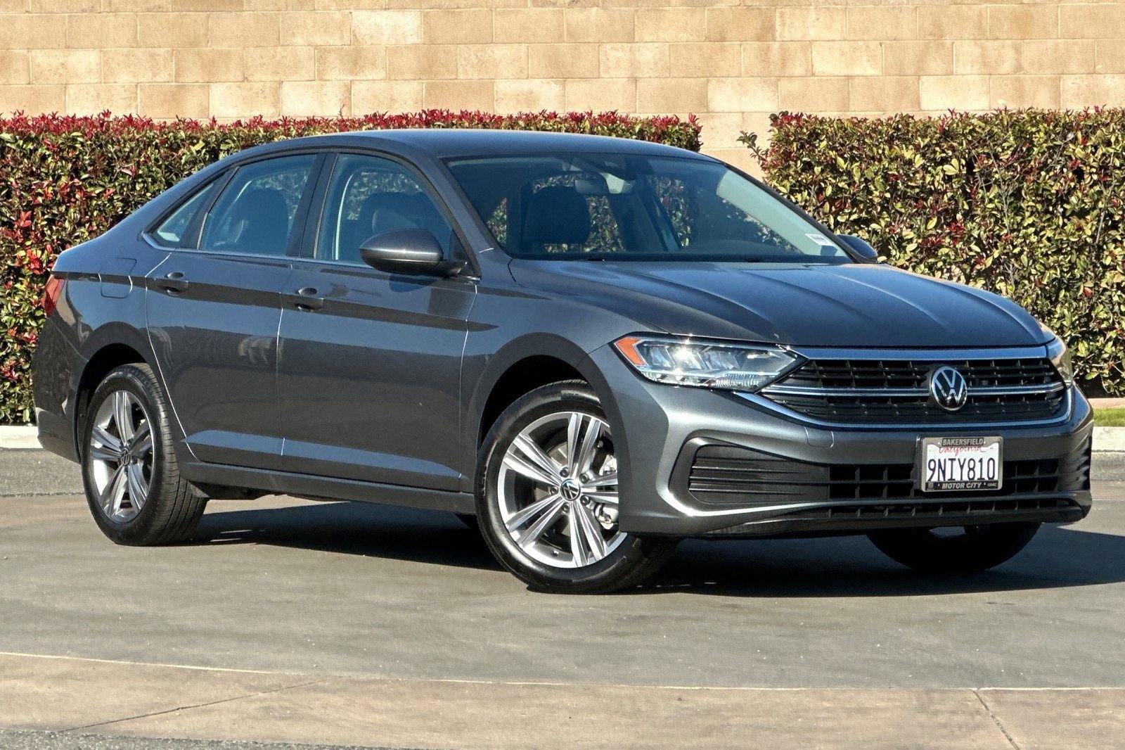 Used 2024 Volkswagen Jetta SE video 2