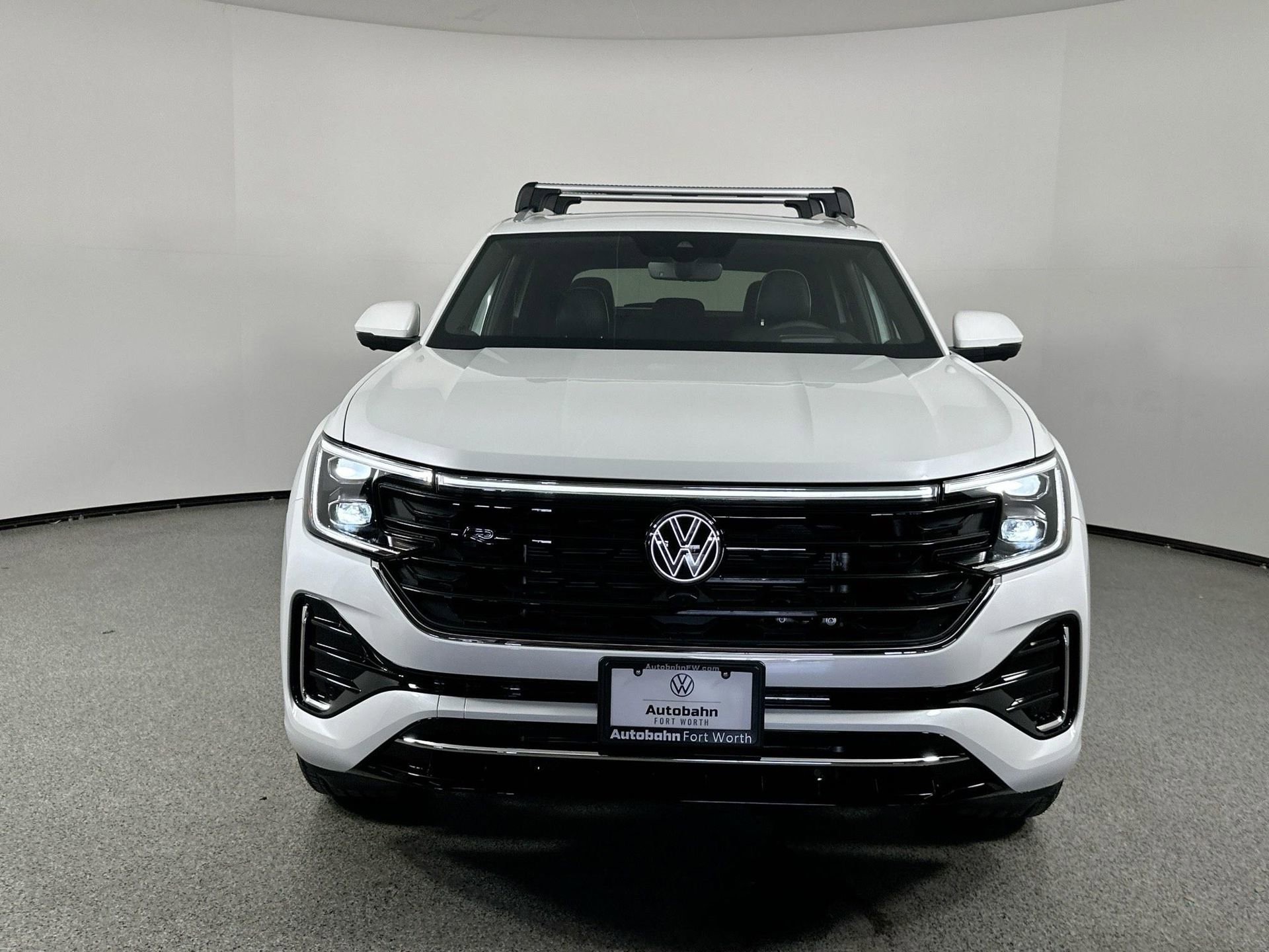 New 2026 Volkswagen Atlas Cross Sport SEL Premium R-Line image 2