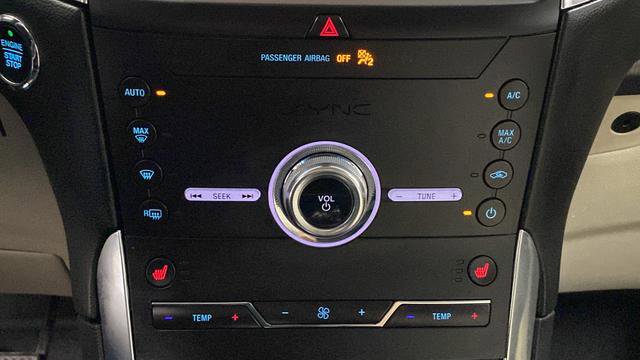 Used 2020 Ford Edge Titanium AWD/4WD image 32