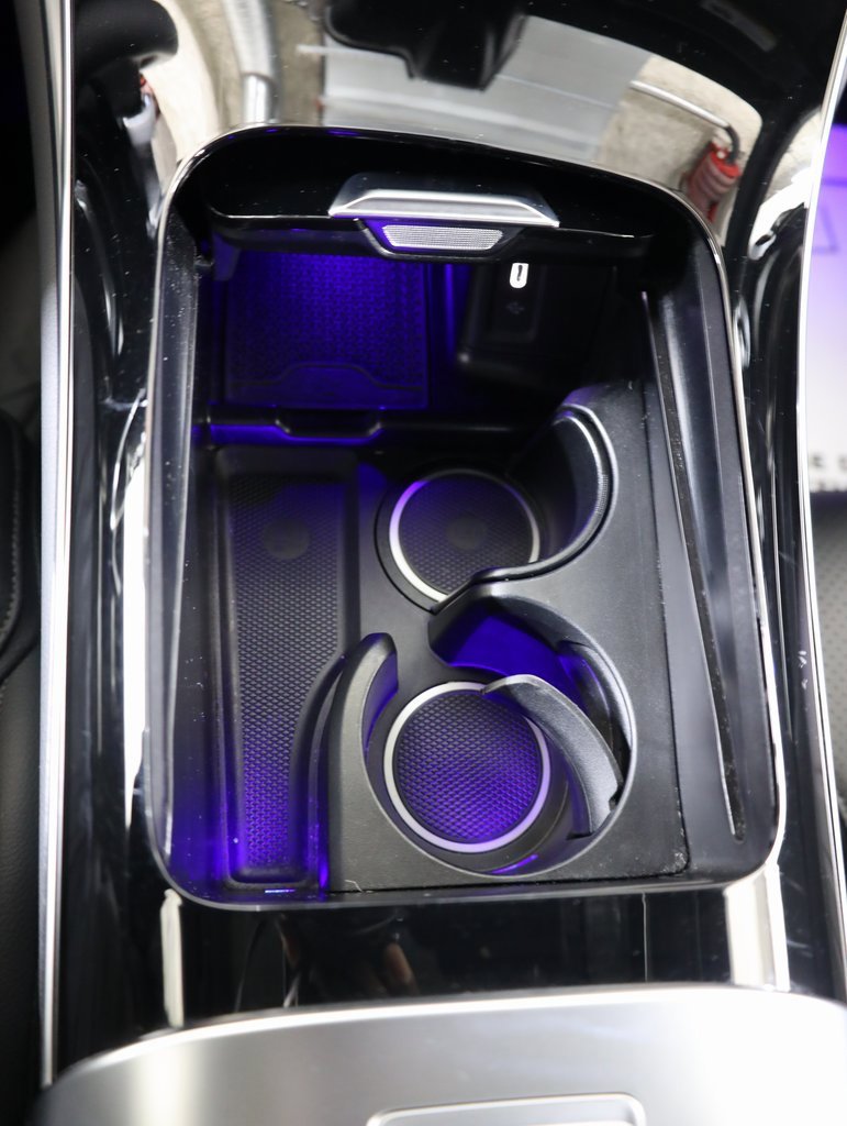 Used 2024 Mercedes-Benz GLC 300 4MATIC image 23