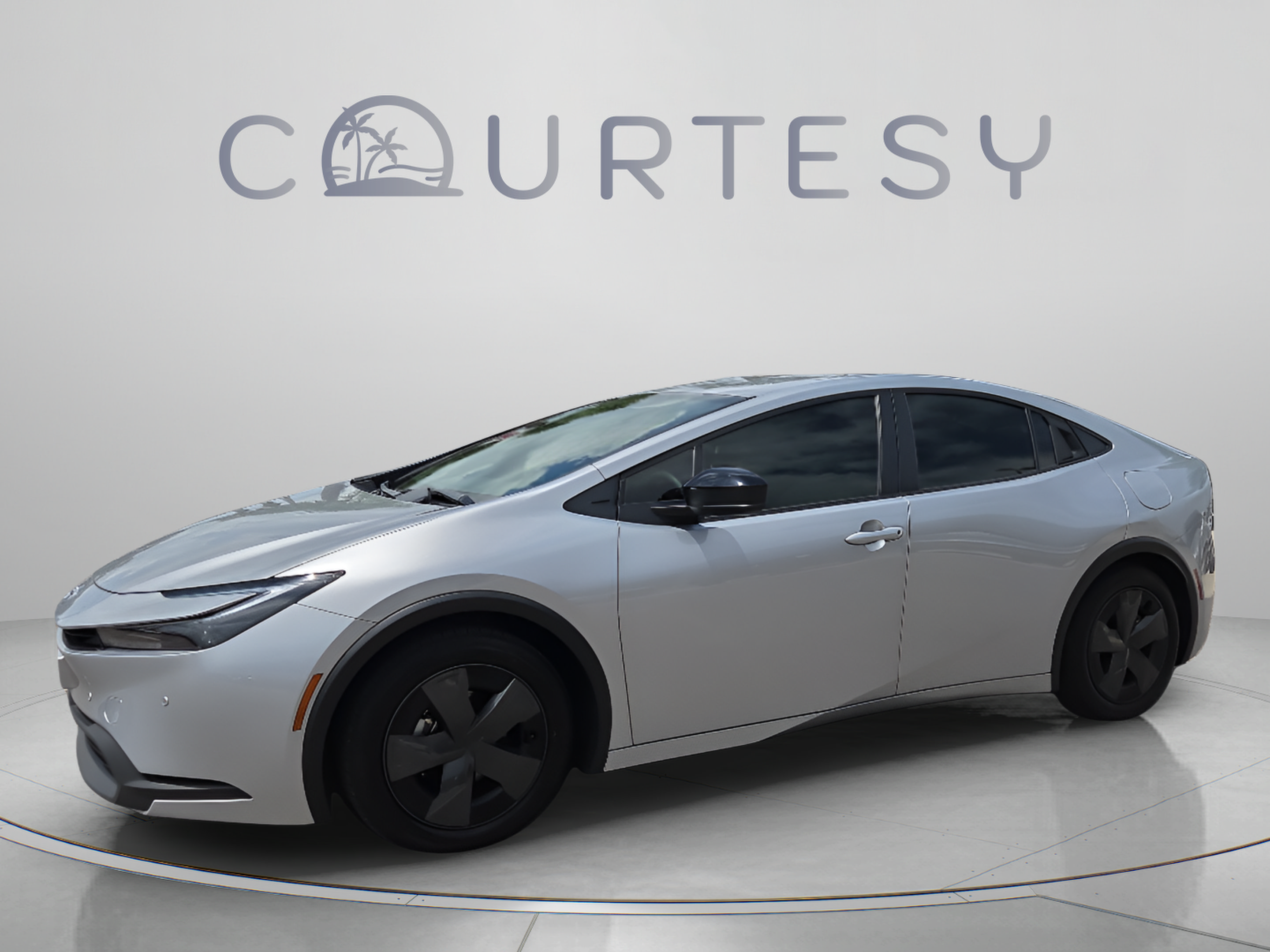 Certified 2025 Toyota Prius LE FWD image 1