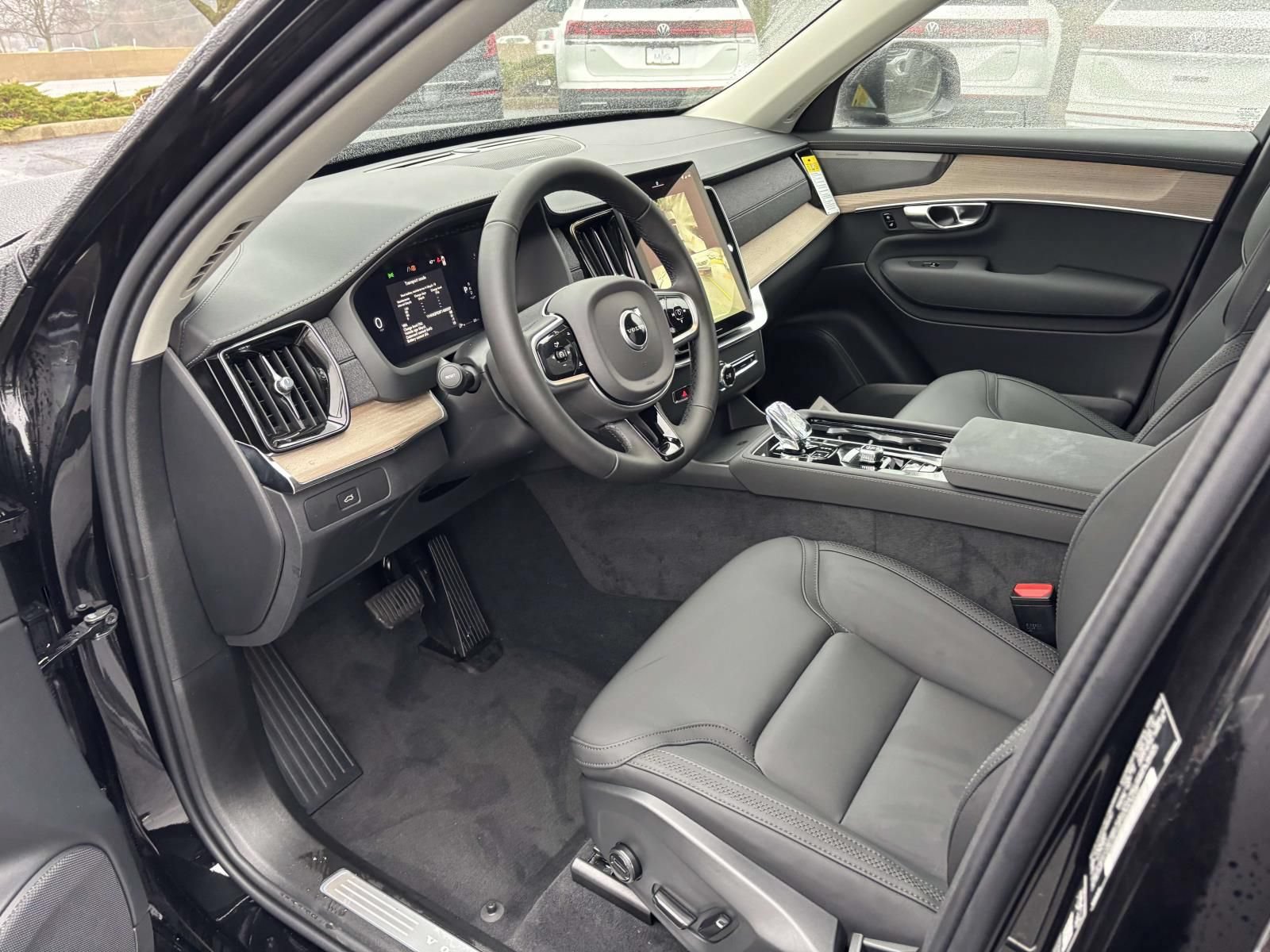 New 2026 Volvo XC90 B6 Plus w/ Protection Package Premier AWD/4WD image 24