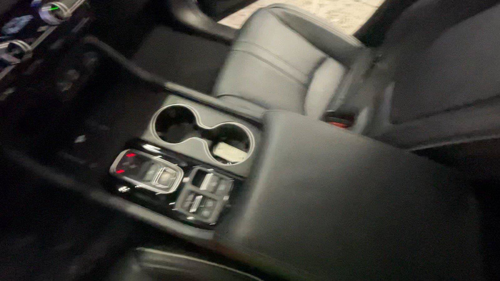 Used 2025 Honda Pilot Elite image 36