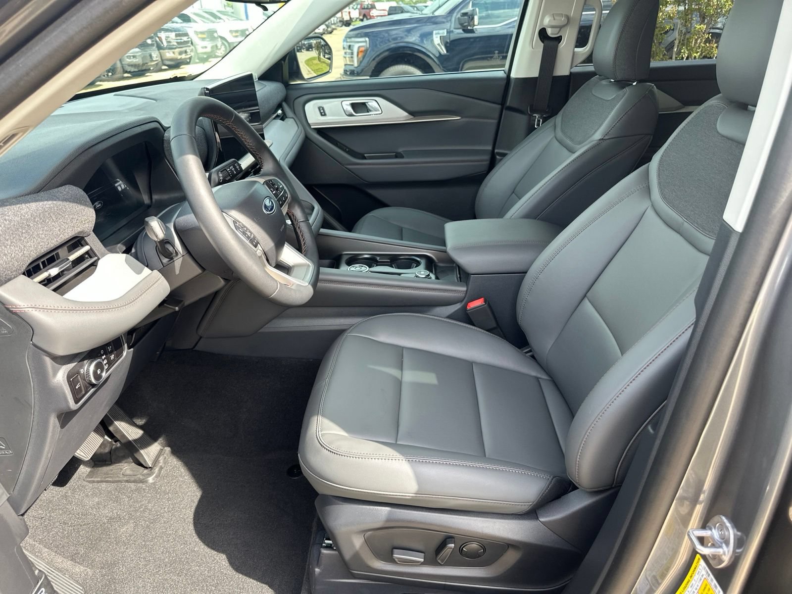 New 2026 Ford Explorer Active w/ Active Comfort Package RWD image 17