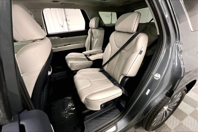Used 2023 Hyundai Palisade Calligraphy w/ Cargo Package FWD image 25