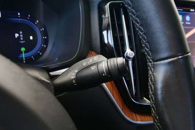 Used 2024 Volvo XC60 B5 Plus image 31