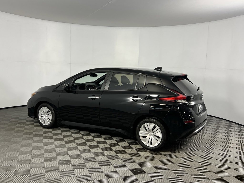 Used 2023 Nissan Leaf S image 8