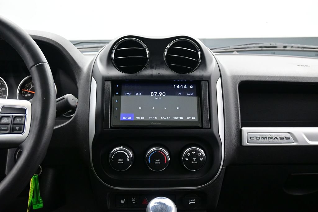 Used 2017 Jeep Compass High Altitude FWD image 43