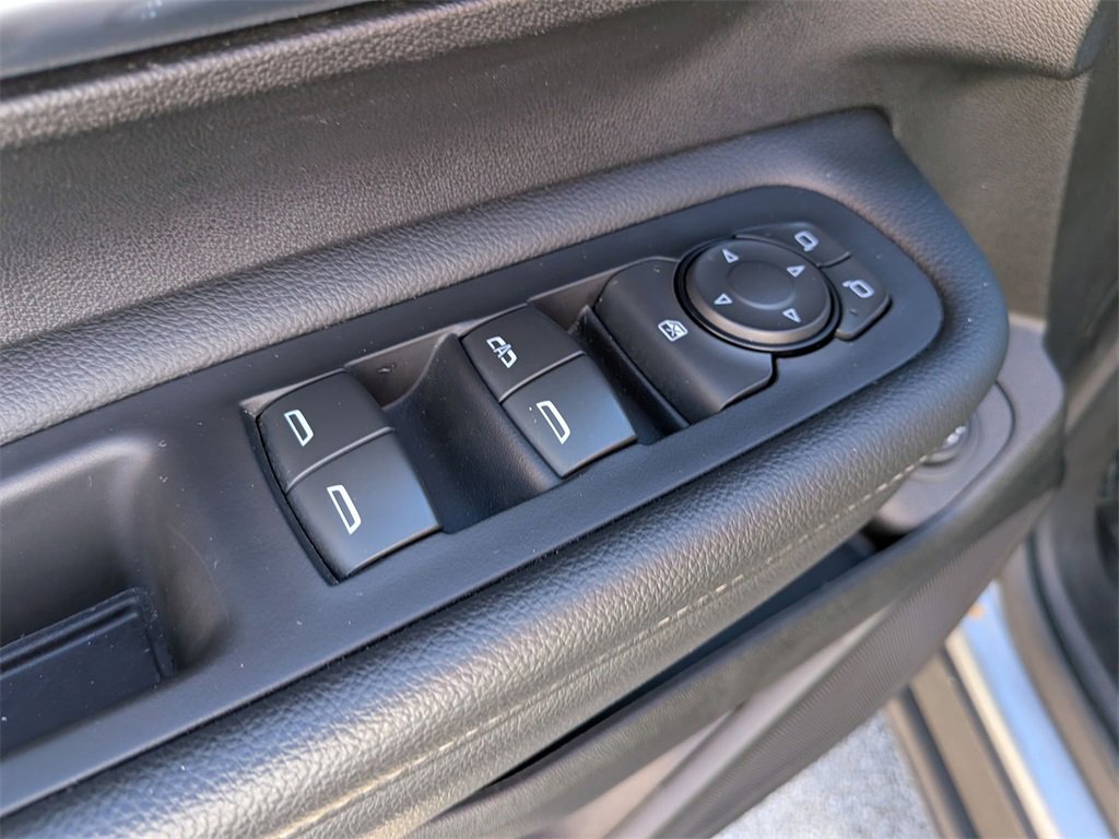 Used 2024 GMC Terrain SLT image 10