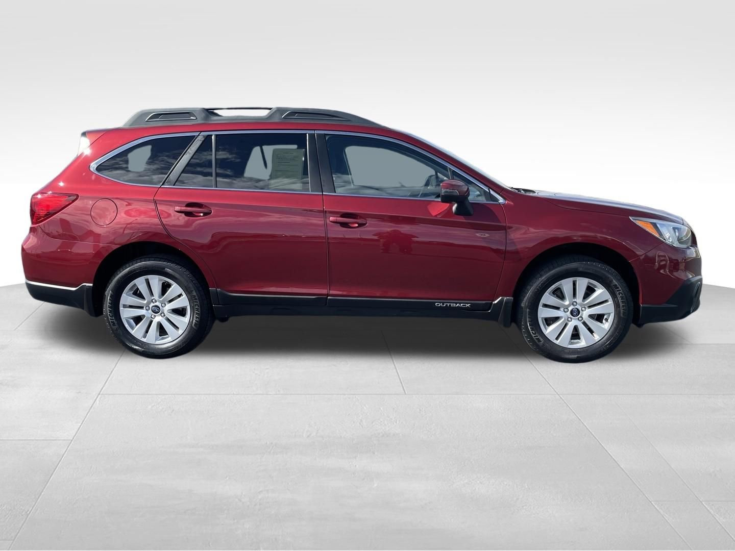 Used 2016 Subaru Outback 2.5i Premium image 2