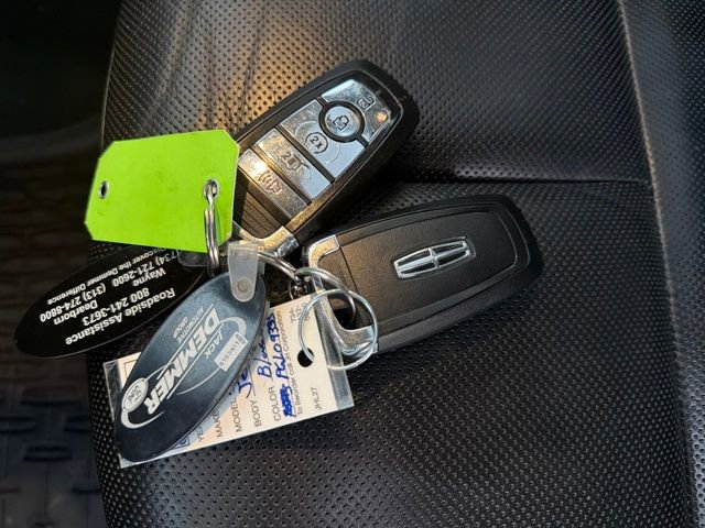 Used 2023 Lincoln Aviator Reserve w/ Equipment Group 201A image 35