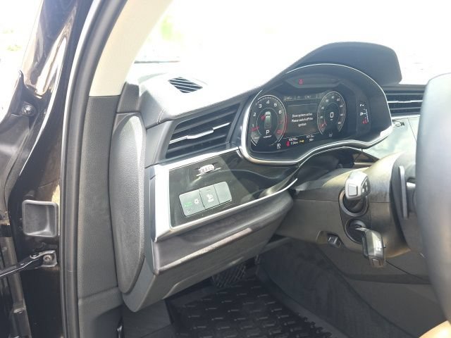 Used 2025 Audi Q7 3.0T Premium Plus AWD/4WD image 11