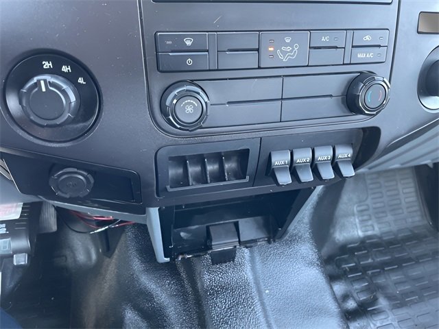 Used 2013 Ford F550 4x4 SuperCab Super Duty w/ Payload Upgrade Pkg image 36