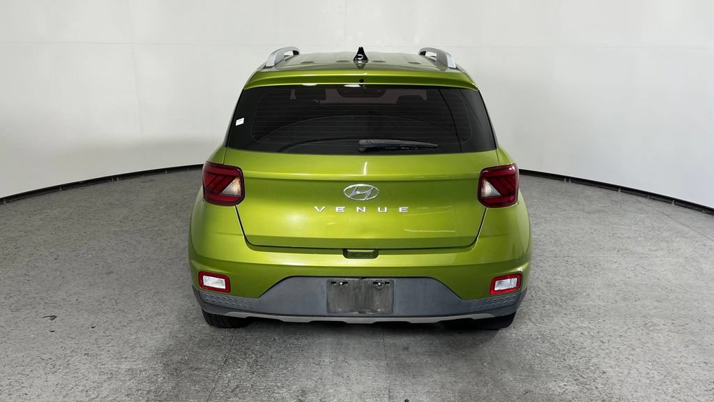Used 2020 Hyundai Venue SEL w/ Convenience + Premium Package FWD image 4