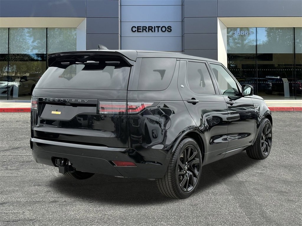 New 2025 Land Rover Discovery Dynamic SE image 4