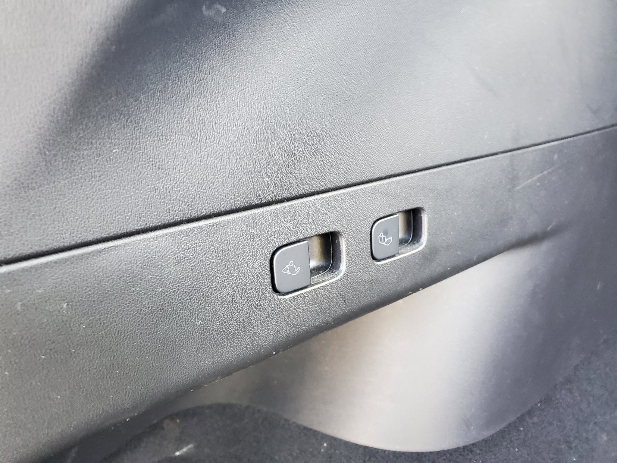 Used 2021 Tesla Model Y Performance image 8