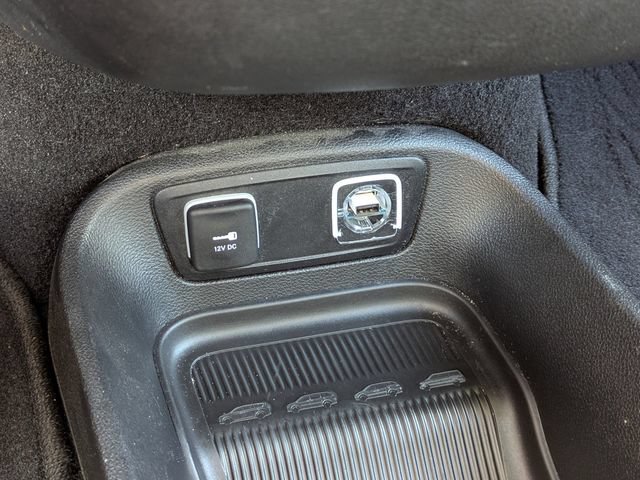 Used 2020 Chrysler Pacifica Touring w/ S Appearance Package FWD image 32