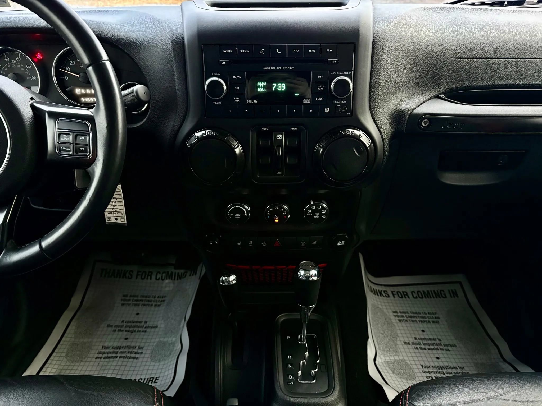 Used 2017 Jeep Wrangler Unlimited Rubicon image 32