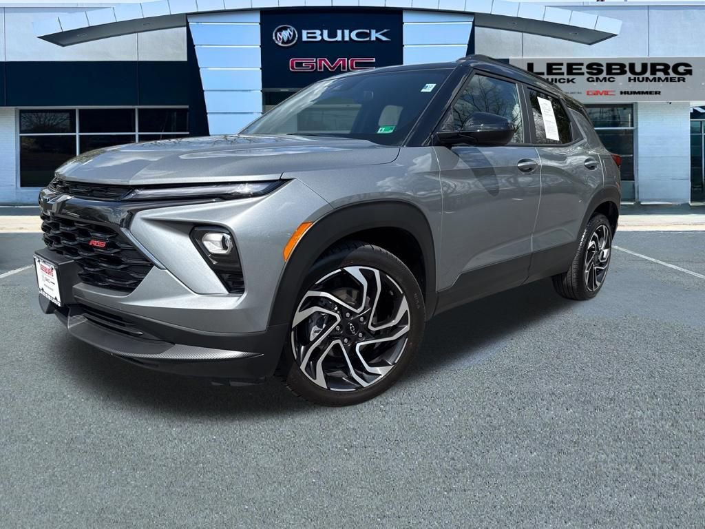 Used 2025 Chevrolet TrailBlazer RS FWD image 3