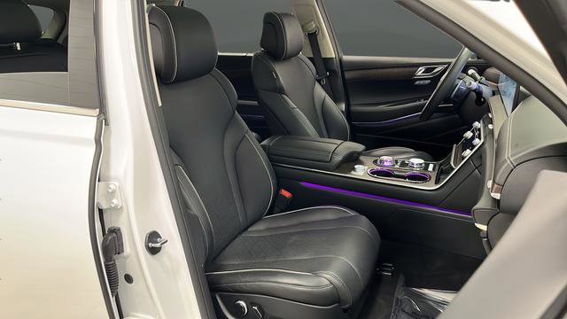 Used 2025 Genesis GV80 3.5T Advanced AWD/4WD image 24