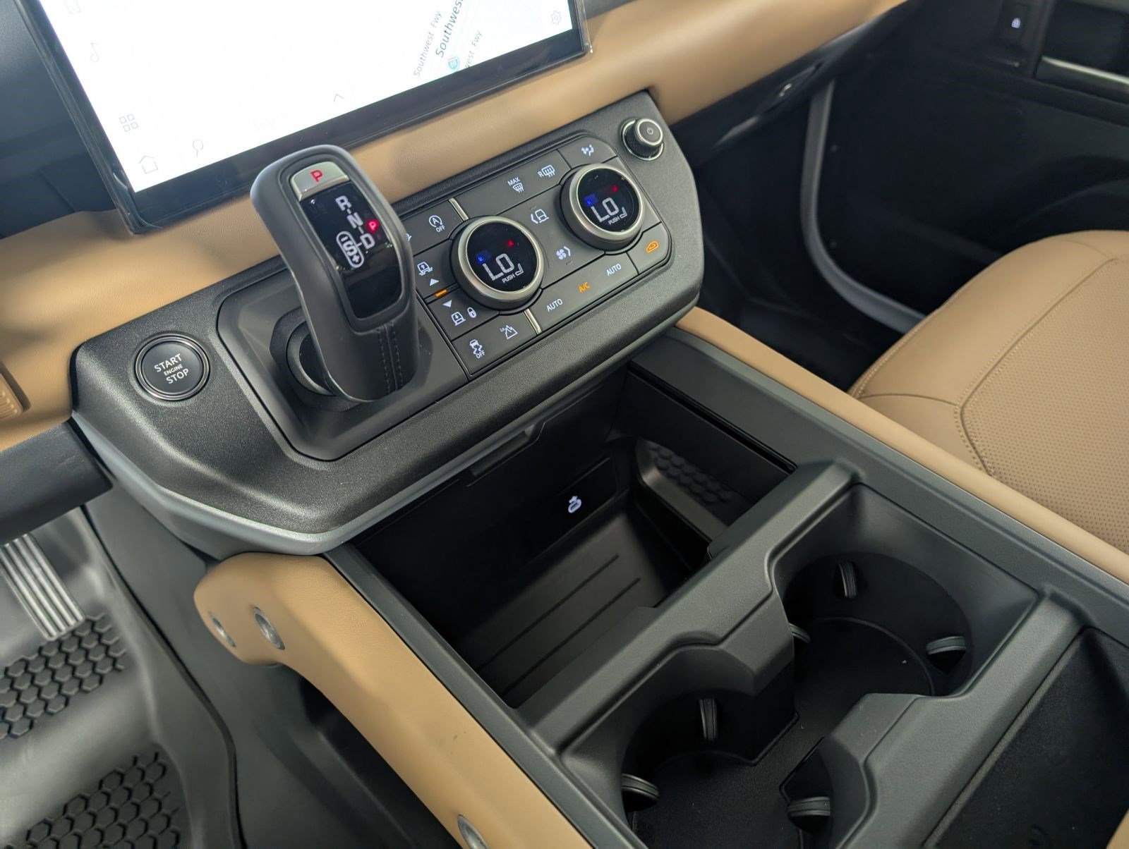 Used 2025 Land Rover Defender 110 S image 23