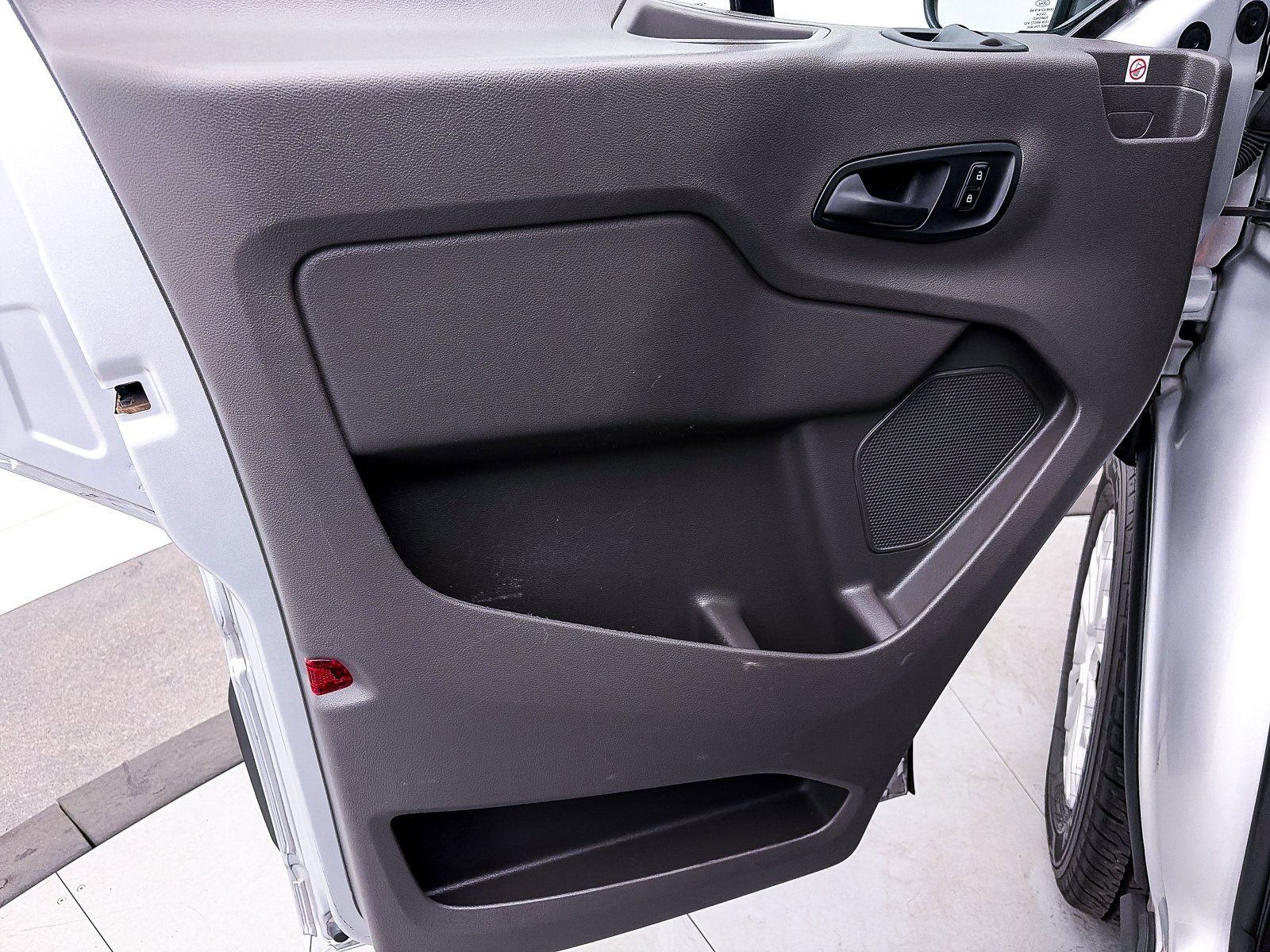 Used 2020 Ford Transit 150 XLT image 15