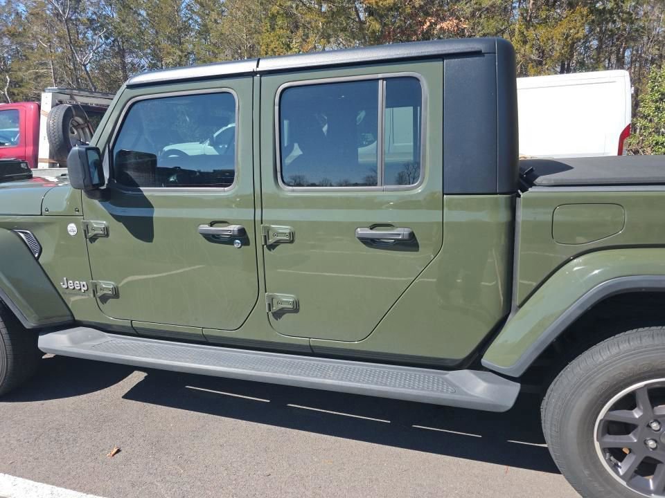 Used 2023 Jeep Gladiator Overland w/ Cold Weather Group image 11