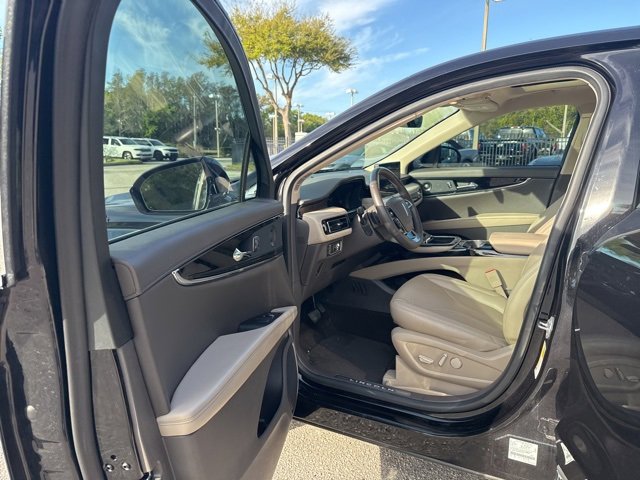 Used 2023 Lincoln Nautilus Reserve w/ Equipment Group 201A image 13