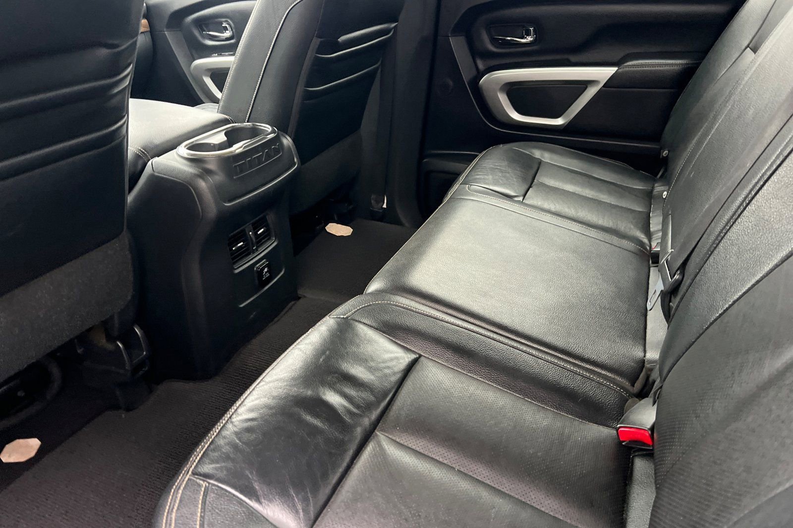 Used 2017 Nissan Titan SL image 13