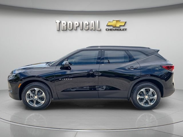 New 2026 Chevrolet Blazer LT w/ Convenience Package FWD image 2