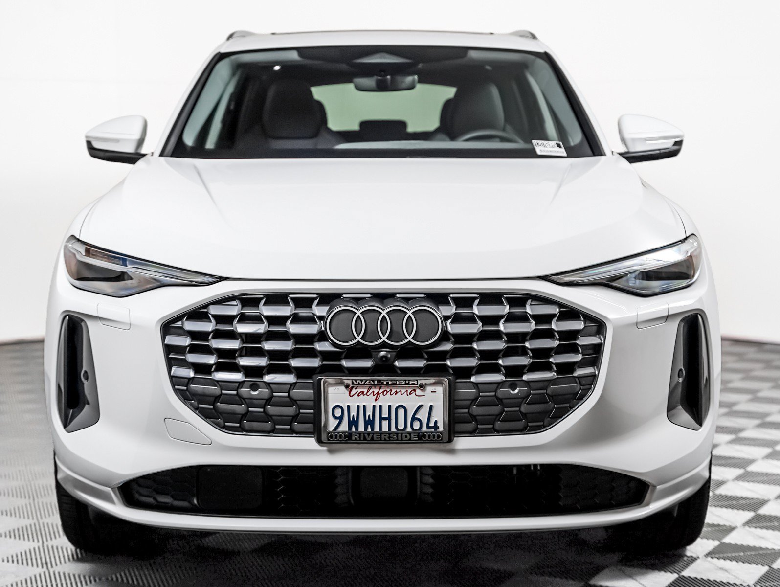 Used 2025 Audi Q5 Premium Plus w/ Premium Plus AWD/4WD image 8
