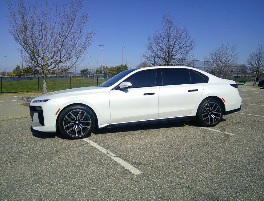 Used 2025 BMW 760i xDrive w/ Executive Package AWD/4WD image 20