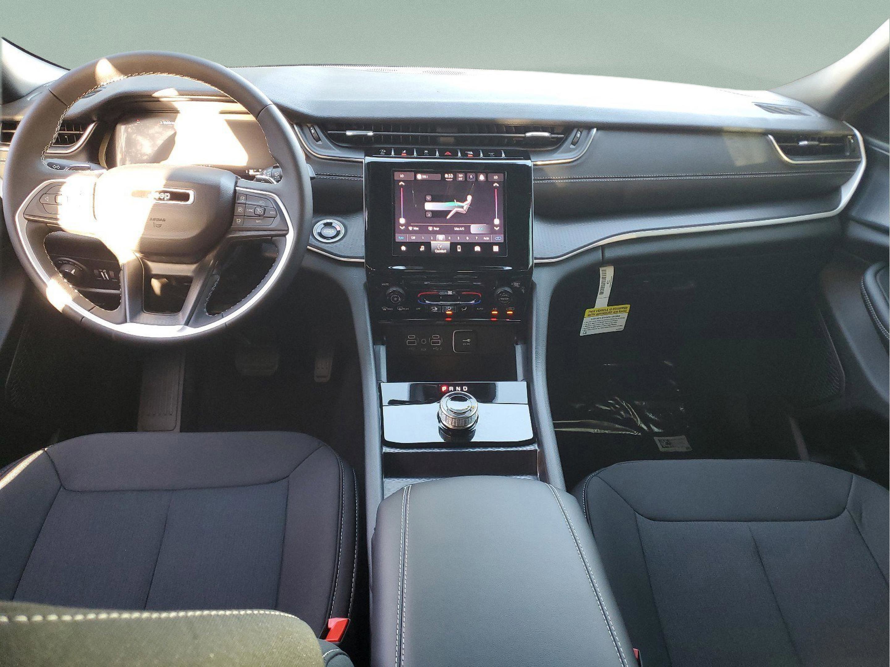 New 2025 Jeep Grand Cherokee Laredo X image 12