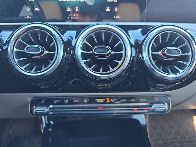 Used 2023 Mercedes-Benz CLA 250 image 23