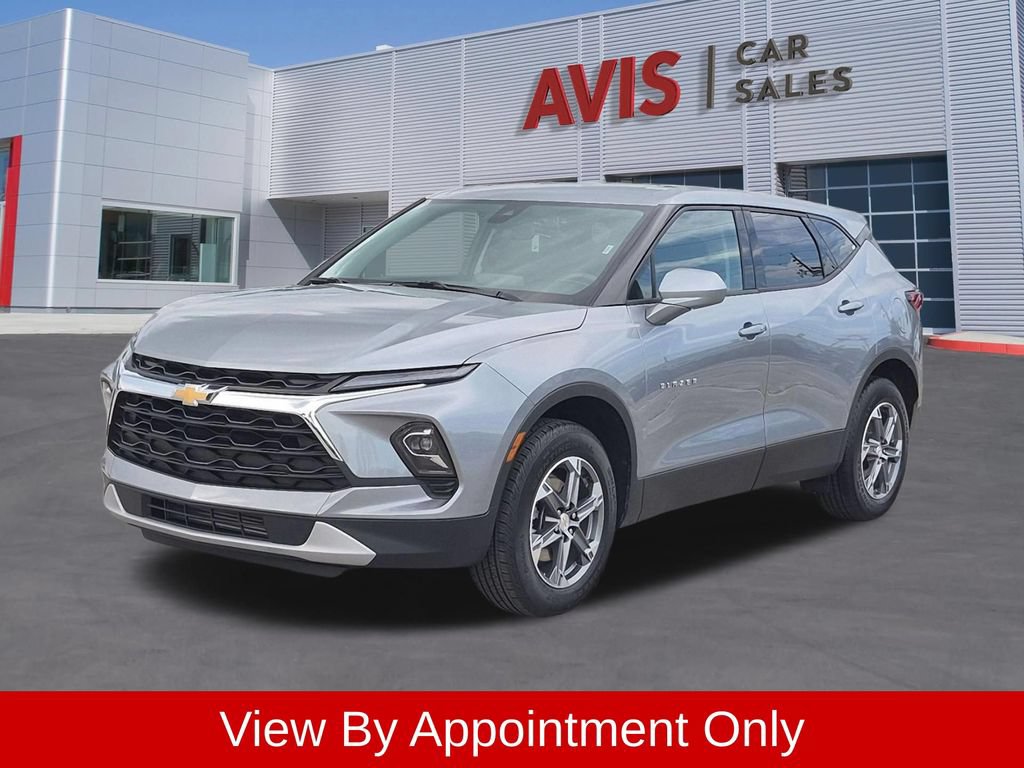 Used 2025 Chevrolet Blazer LT FWD image 1