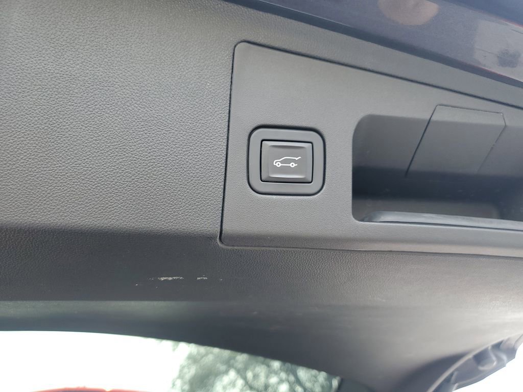 Used 2017 Cadillac XT5 Luxury w/ Driver Awareness Package image 26