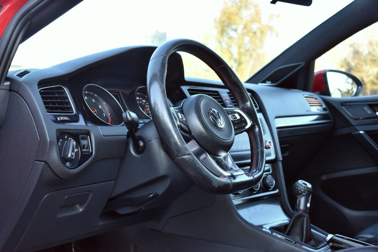 Used 2017 Volkswagen GTI S image 18