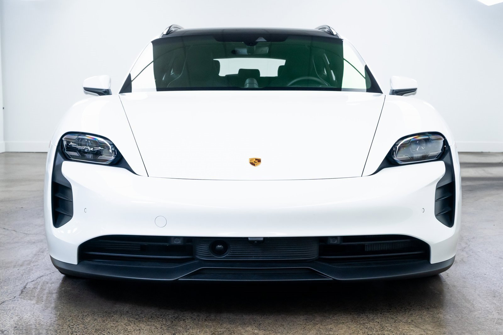 Used 2024 Porsche Taycan GTS image 2